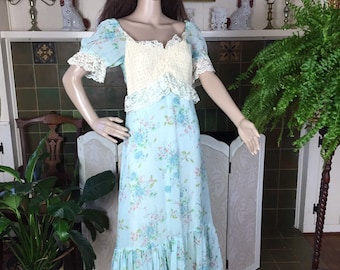 Vintage 70s Floral Prom Dress, Sheer Voile , Puffed Sleeves , Puckered Bodice. Sm