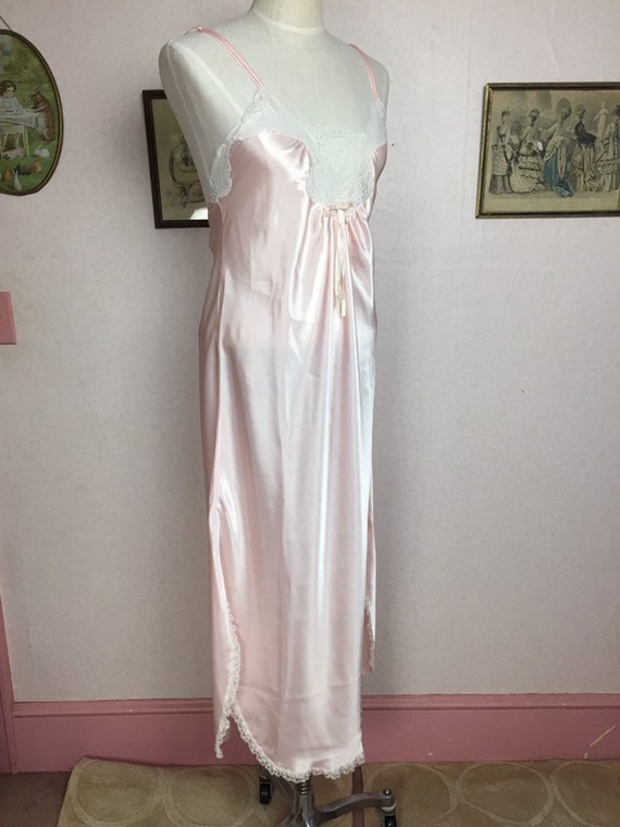 Vintage 80s pink nightgown