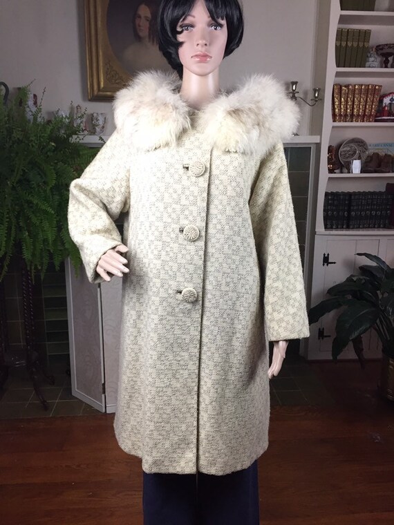 SALE Vintage 50s Fox fur Coat , 50s tan basket we