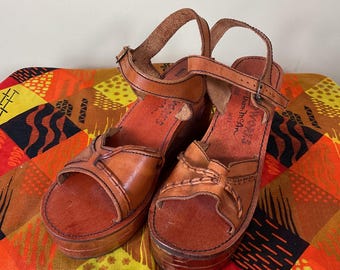 Vintage 70s Wooden &Leather Sandals    Wood Works Thom Mcan 1970s Shoes Size 8