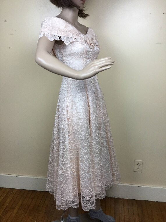 Vintage Chantilly Lace cocktail Dress, Blush Lace… - image 9