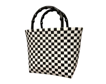 Minimalist Plaid Design Plastic Handwoven Tote Basket Bag for picnic , beach, pool, grocery shopping