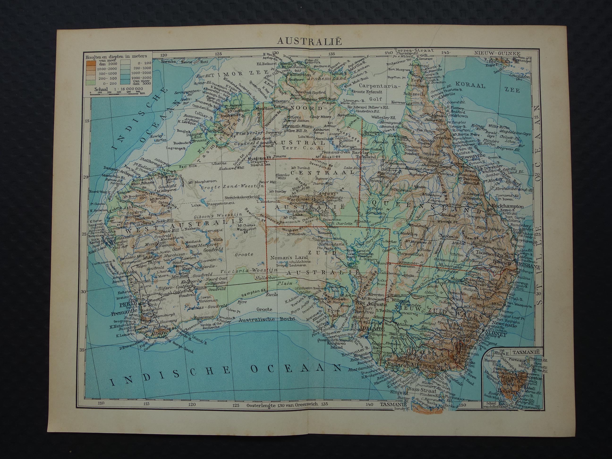 AUSTRALIA Old Map of Australia 1933 Vintage Dutch Print Detailed