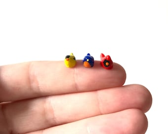 World’s Tiniest Bird/ Tiny Bird/ Mini Bird/ Micro Mini Bird/ Tiny bluebird/ Goldfinch/ Cardinal/ Small bird