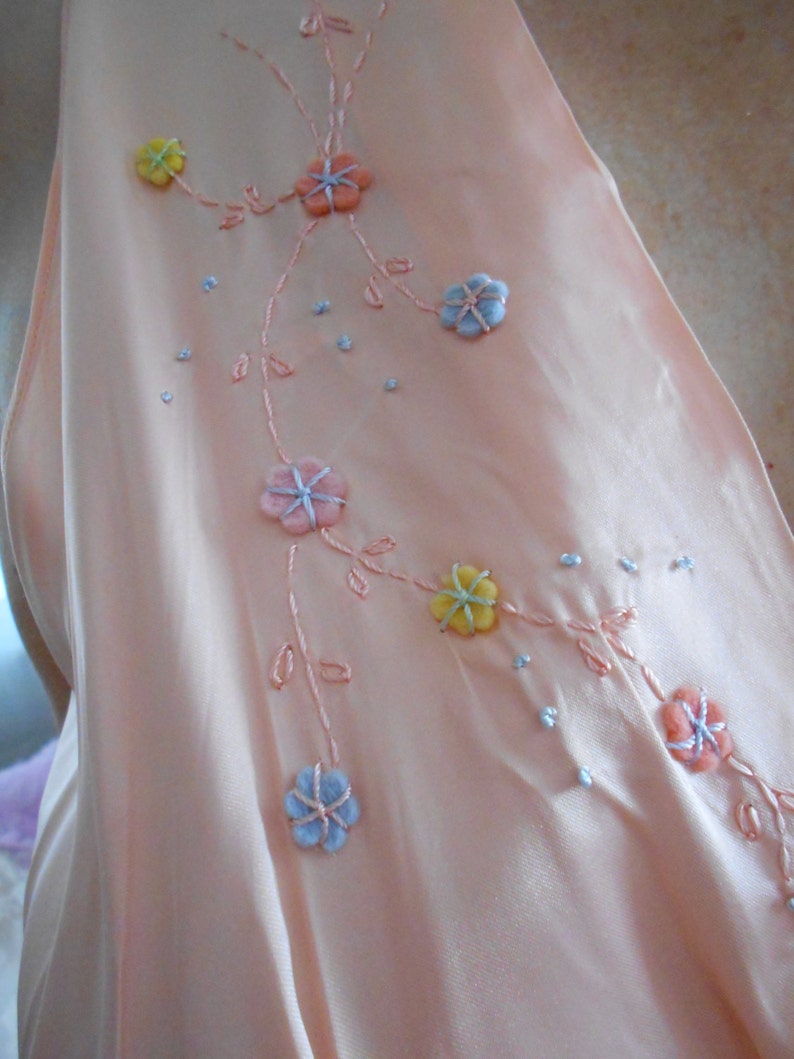 Embroidery 1940/'s Peach SilkSatin Goddess Nightgown with Pastel Felt Flowers