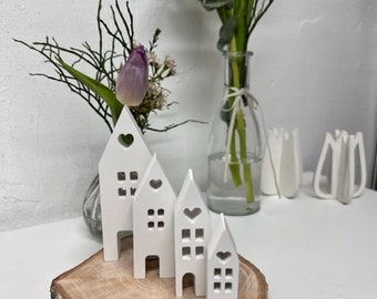 B WARE - Häuser verschiedene Größen weiß Deko Landhaus Shabby Lichterhäuser Geschenk  Hygge Scandi Haus Kerzenteller