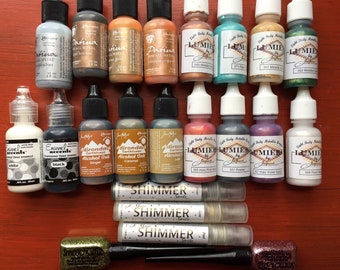 Scrapbooking Paint, 22 bottles, Lumieres, Inks, Enamel, Metallic Patina, Shimmer Spritz, Smooch Glitz, Used, Destash, Great Condition
