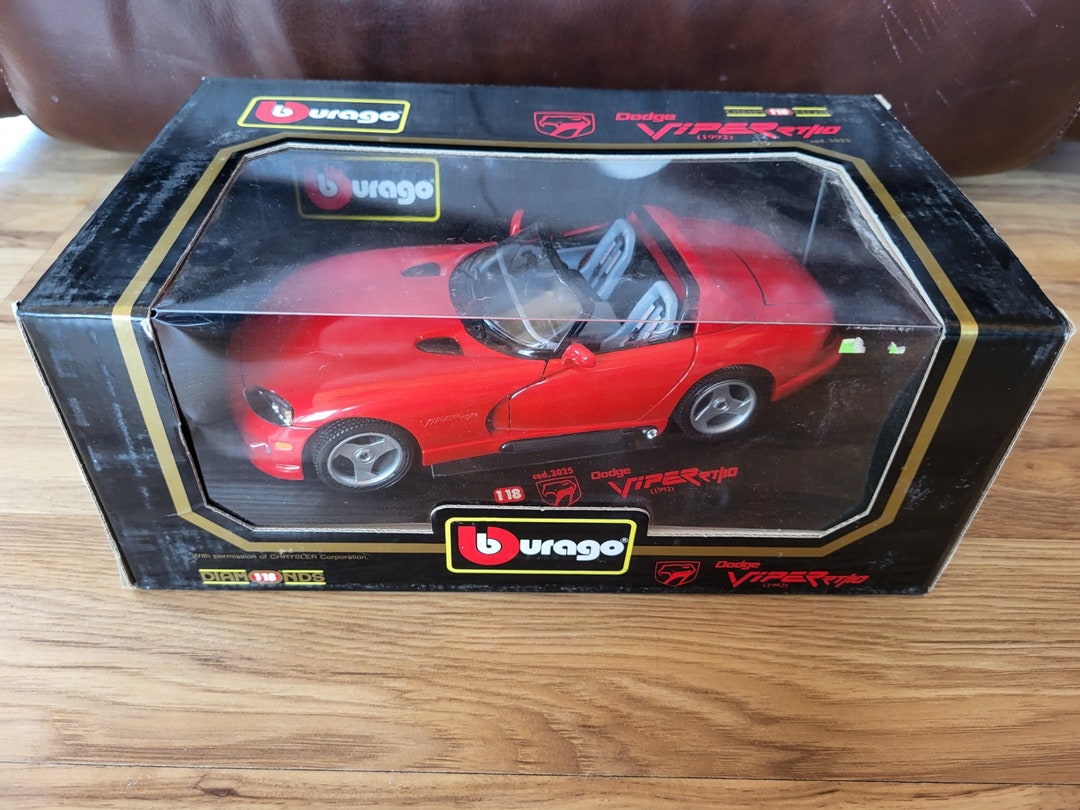 ブラーゴ　BURAGO 1/18 Dodge Viper RT/10 2台セット Burago Dodge Viper Red RT 10 1:18 Die Cast Car Convertible