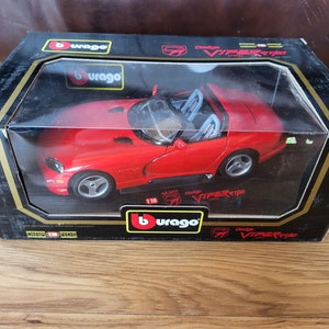 Burago 1992 Dodge Viper RT/10 Diecast 1:18 Scale Red Car image 1