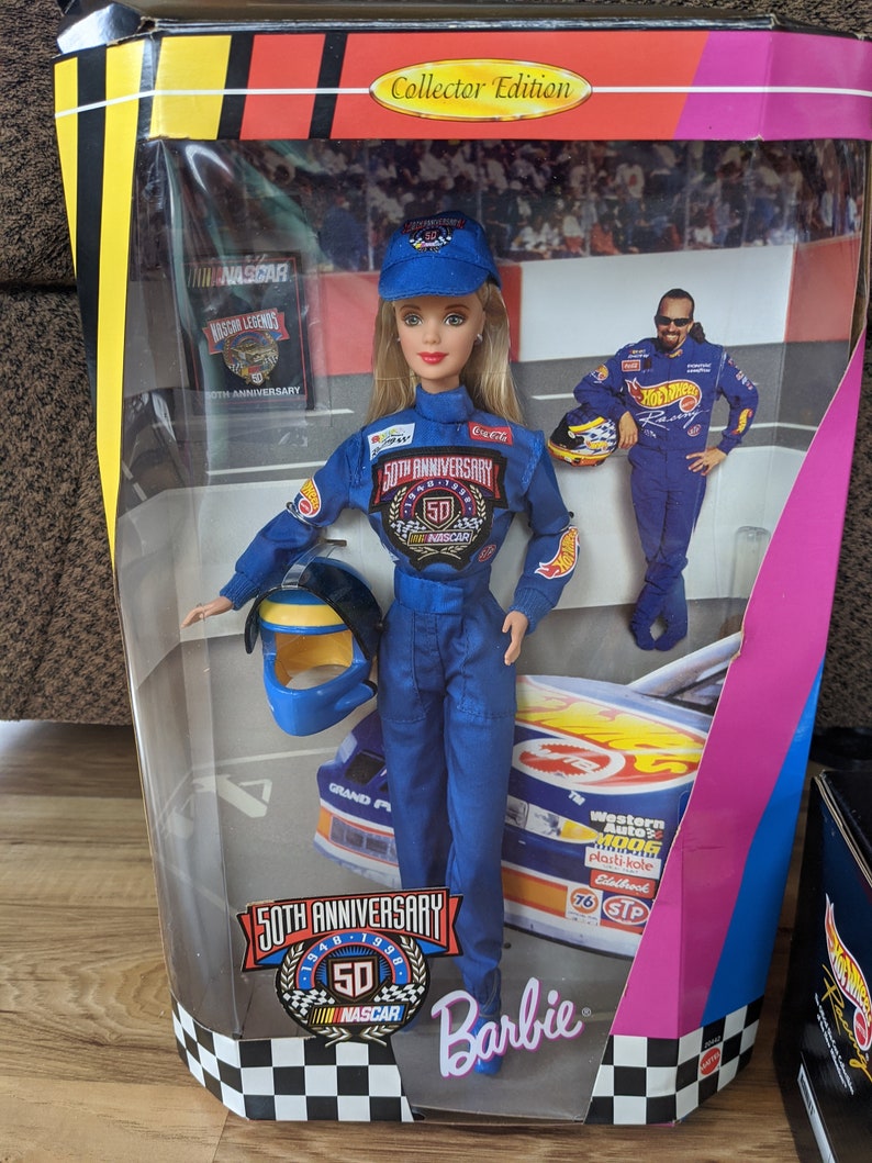 1998 NASCAR 50th Anniversary Barbie Doll & 1999 Trading Paint - Etsy.de