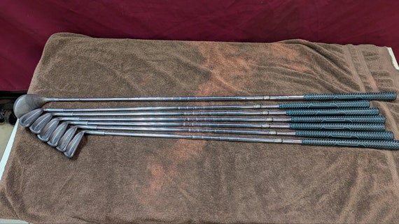 Set De Fers Wilson 1200 Vintage - 8 Clubs (3-PW) - Tiges Acier Regular - Droitier