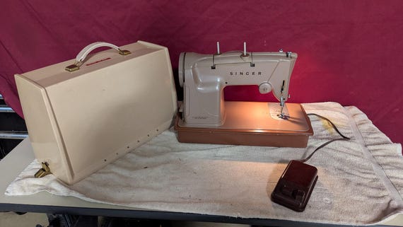 Vintage Singer 179502 Beige Sewing Machine With Pedal & Case