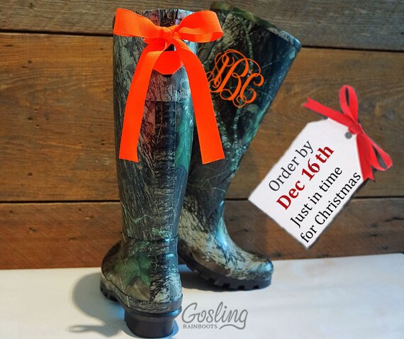 rain boots with ribbon