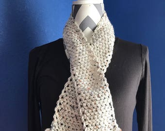 Bufanda de crochet unisex color crema