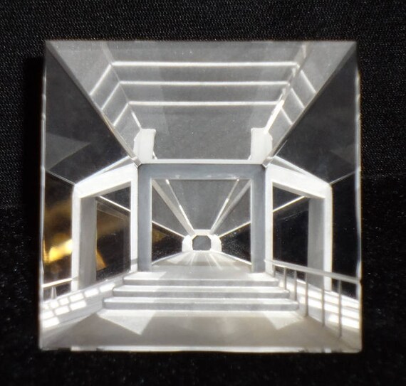 Steinbach Large Pyramid Optical Crystal 2561//50 In Original Box