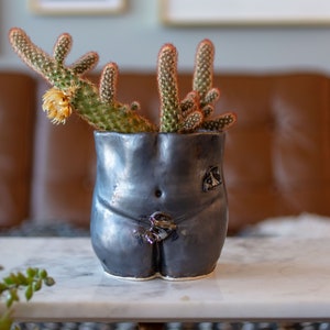 5&quot; Hand-Sculpted Female Vase