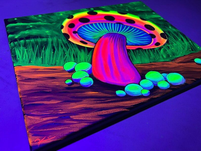 11x14in Paint Pour Shrooms 11x14in Paint Pour Shrooms