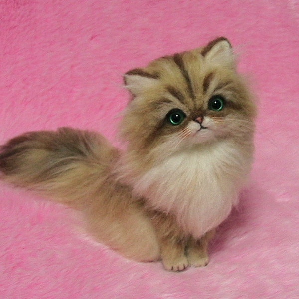 Needle Felted Golden Persian Cat: Miniature Needle Felt Kitten, Needle Felting