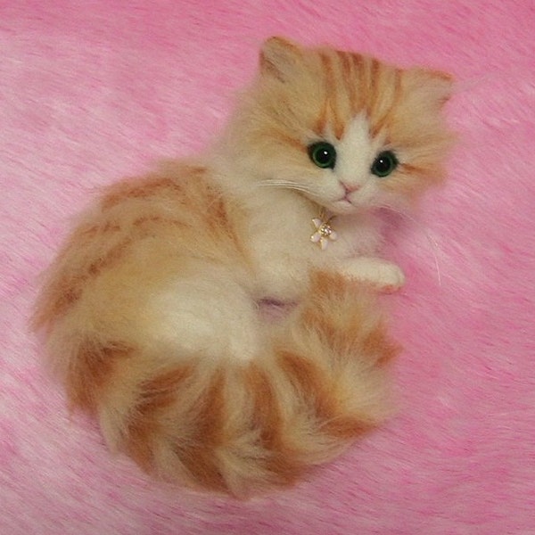Needle Felted Cute Fluffy Kitten: Miniature Wool Felt Cat