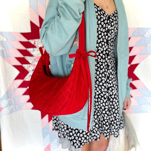 Quilted Crescent Crossbody Bow Bag: Red