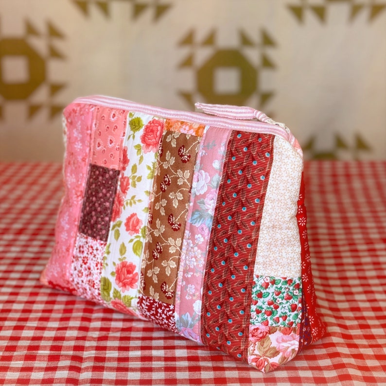 Quilted Zipper Pouch: Pink Patchwork image 5