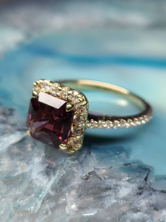 Raspberry garnet ring deals