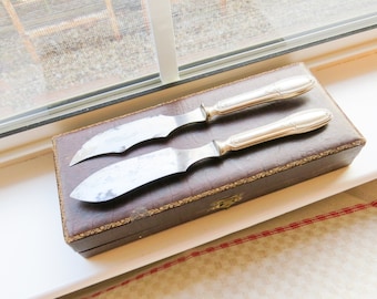 Juego de cuchillos antiguos franceses de plata con mangos tallados