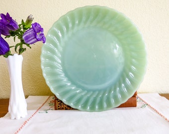 Vintage Jadeite Shell Dinner Plate Scalloped Edge and a Swirled Design. 1960's-1970's.Sometimes called green milk glass Excellent Condition.