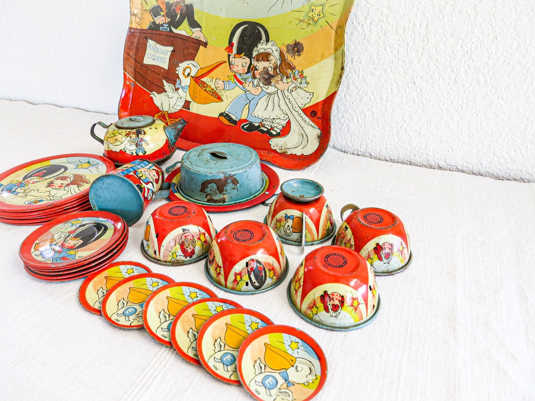 Vintage Tin Litho Doll Dishes: Ohio Art 