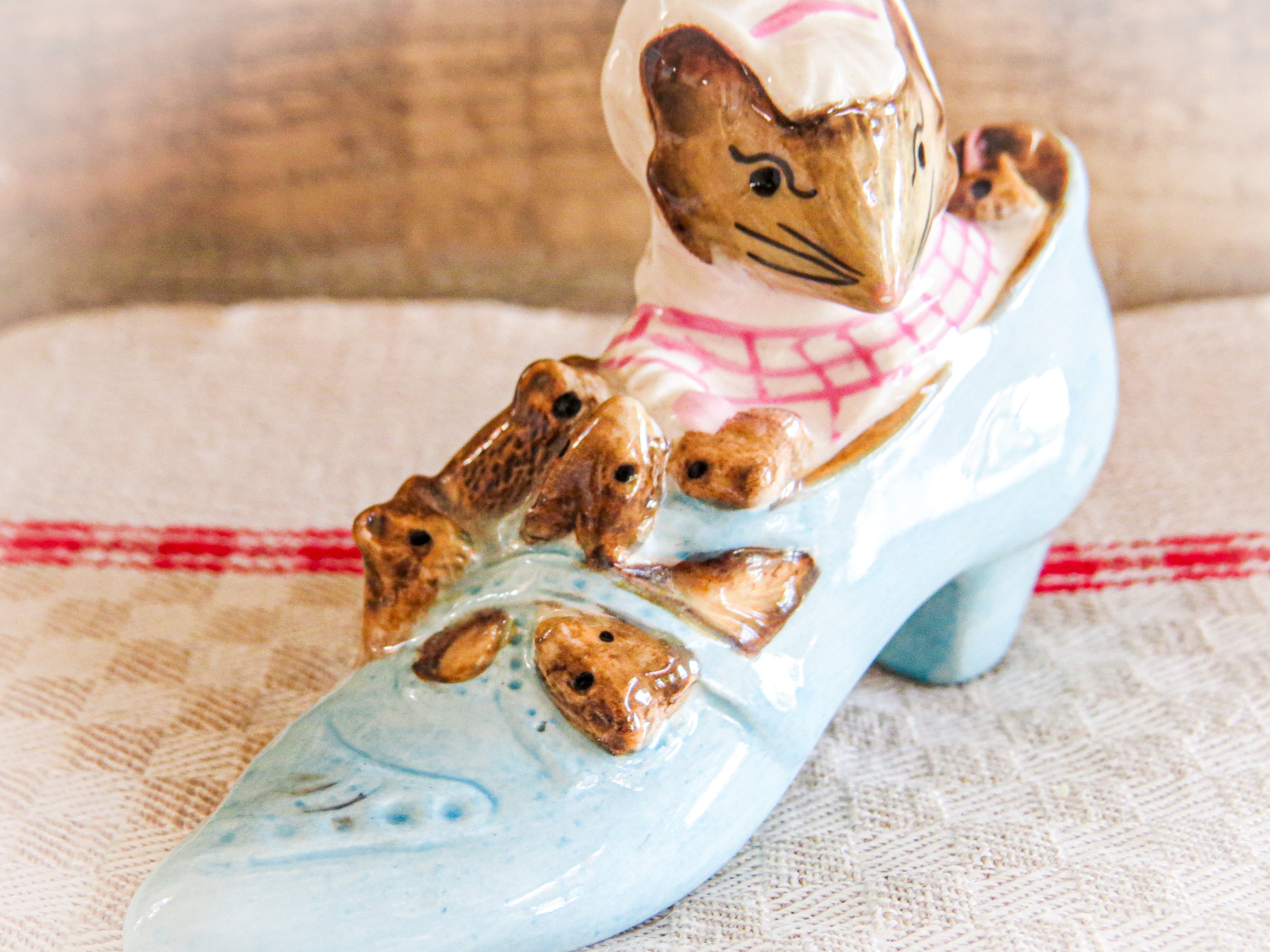 Vintage Beatrix Potter Porcelain Figurine: Mouse in Shoe, Beswick
