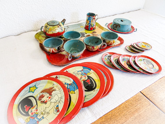 Vintage Tin Litho Doll Dishes: Ohio Art 