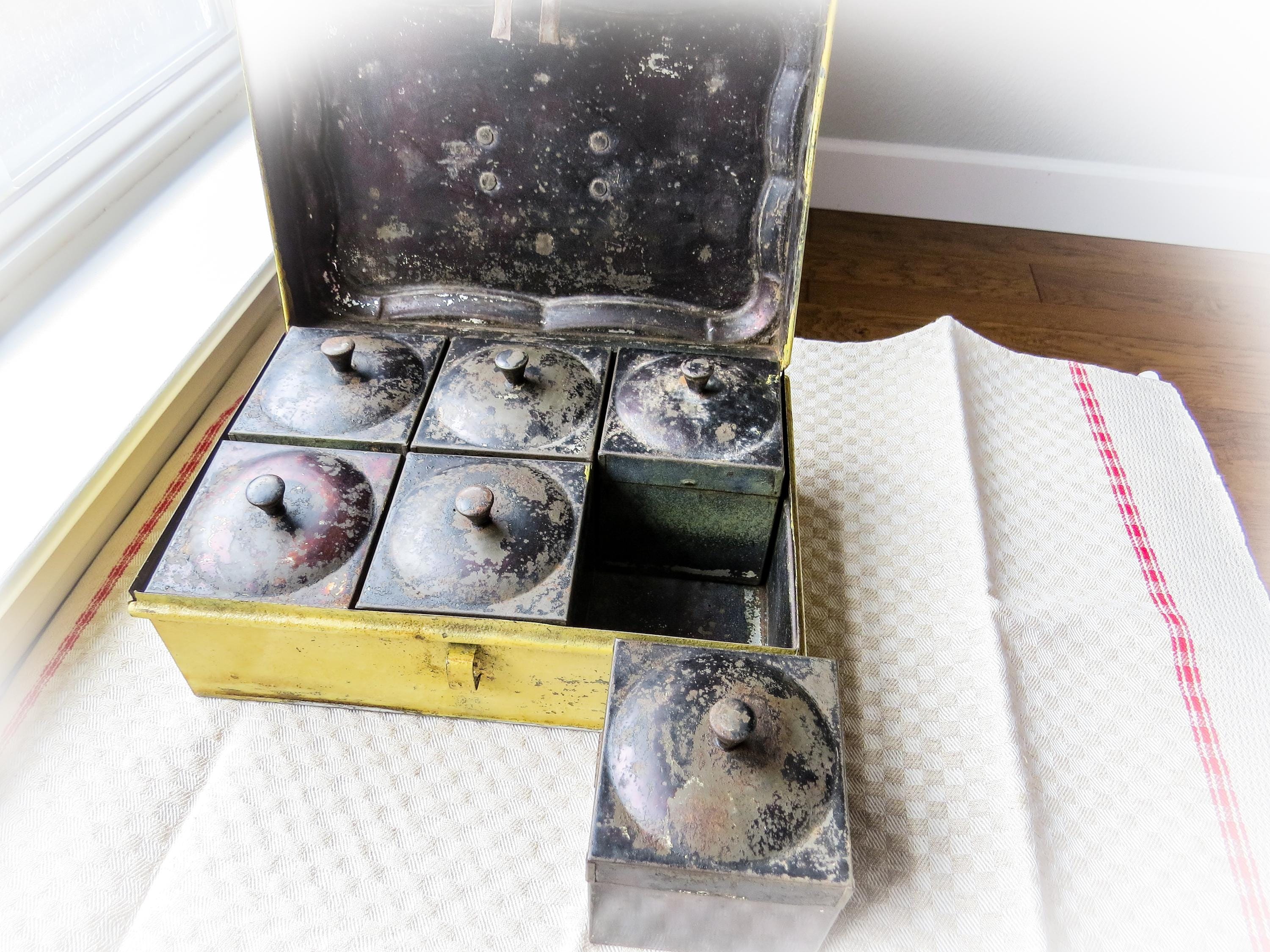 Antique Spice Tins Set of 6, Rusty, Camping, Outback, Pioneer, Early 1900's or before. Over 100 yrs. old. Original Case with Handle. Rare.