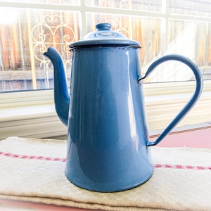 Vintage Franse emaille koffiepot graniet/glazuur uit Frankrijk, cafetière koffiekan begin jaren 1900, hemelsblauw, klein tot middelgroot. Koffie