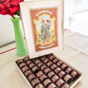 Antique French Thread Roll in Box &quot;Fil au Chinois&quot; French for &quot;Chinese Thread&quot;, a brand which began in late 1800&#39;s in France 46 Rolls unused