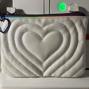 Bolso bandolera/cartera Oh My Heart - In the Hoop Bag - Paquete - 7 tamaños para aros de 5x4 a 12x8 - DESCARGA DIGITAL - ¡Lea la descripción!