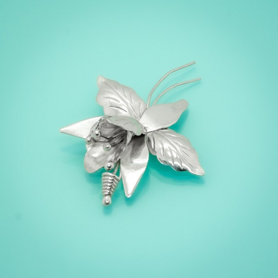 Lily Brooch. Vintage 925 Sterling Silver Detailed… - image 1