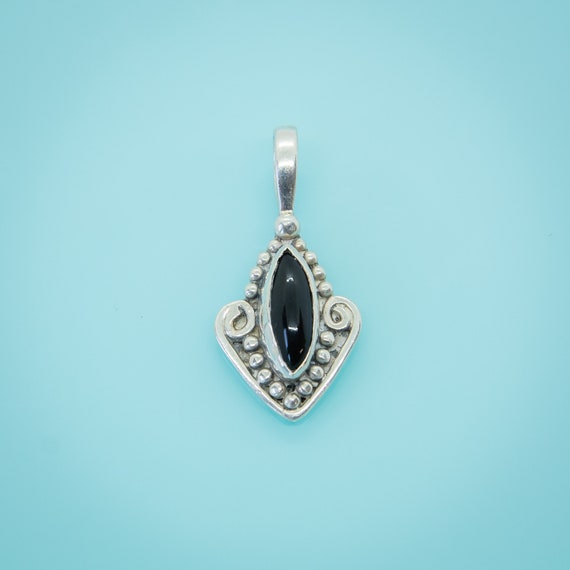 Handcrafted Onyx. Vintage 925 Sterling Silver Han… - image 1