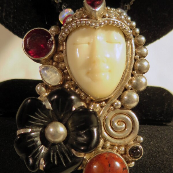 Genuino Sajen colgante y collar, cara de diosa de Sajen, Sajen, Sajen colgante con collar, colgante de plata esterlina Sajen