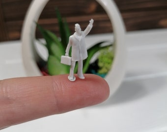1 figure man plastic miniature tiny people  unpainted 1/75 scale