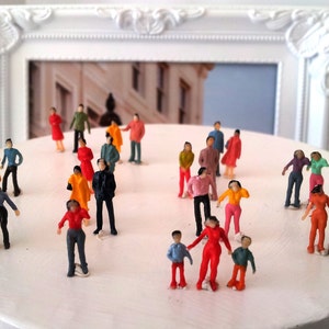 10 very small pieces lots diorama little people figurines plastics always combine price shipping scale 1 /100 image 2