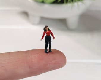 NEW little small woman  people figures hand painted for craft diorama, terrarium, jewelry scale 1/100
