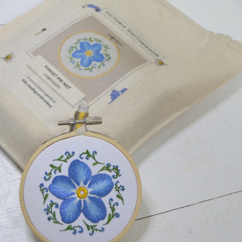 Forget-me-not Silk Shading Embroidery Kit image 2