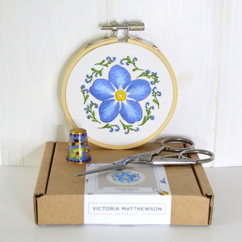 Forget-me-not Silk Shading Embroidery Kit image 1