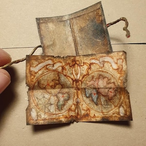 Livres miniatures, illustrations miniatures, miniatures de maisons de poupées, cartes miniatures