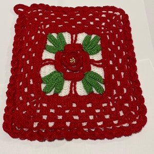 Crocheted Vintage Handmade Pot Holder Red White  Raised Flower Hanging Loop