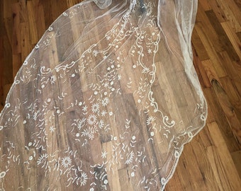 Exquisite Antique Brussels Lace Wedding Veil /  Silk Net Lace Bridal Veil / Huge