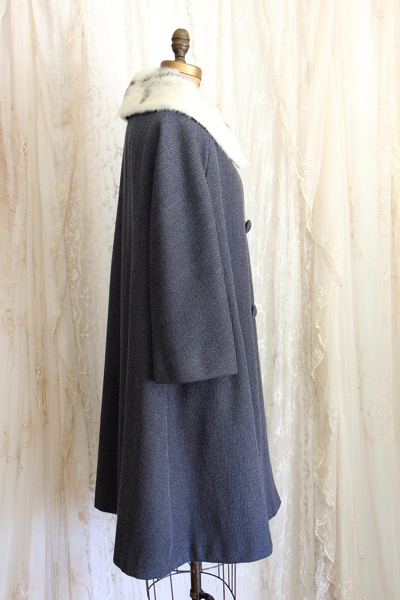 Vintage 1950's Gray Swing Coat / Covered Buttons / - Etsy