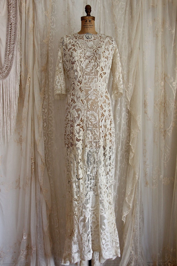 Breathtaking Elaborate Antique Lace Wedding Gown / Museum / 