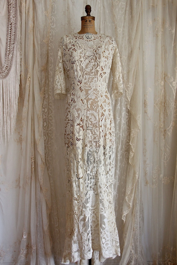 Breathtaking Elaborate Antique Lace Wedding Gown / Museum / 