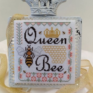 Königin Bee Kreuzstichvorlage, sofortiger Download, Biene Kreuzstich Sampler, Kreuzstich Dekor, PDF, Kreuzstich Krone, Bienenkorb
